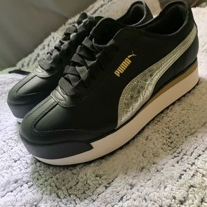 Puma Sneakers